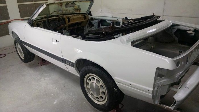1986 Mustang GT Convertible no rear section during repair