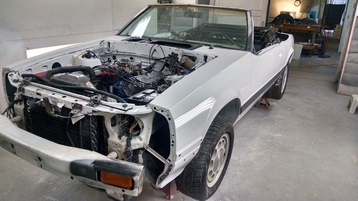 1986 Mustang GT Convertible no front section during repair