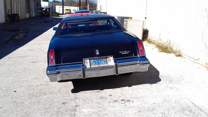 1977 Oldsmobile Cutass Supreme rear view