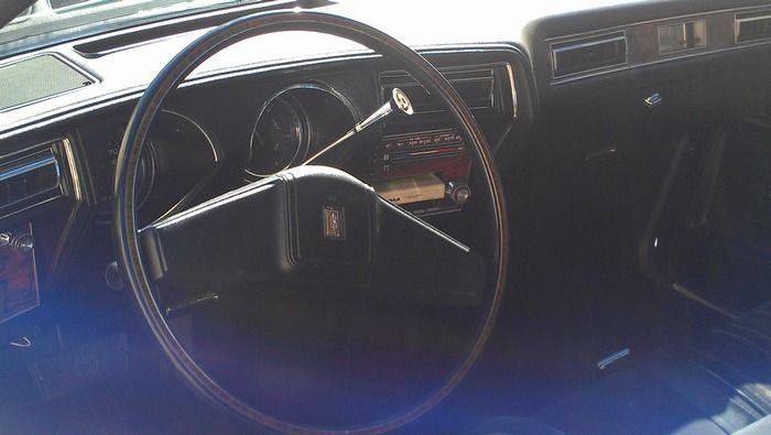 1977 Oldsmobile Cutass Supreme interior steering wheel