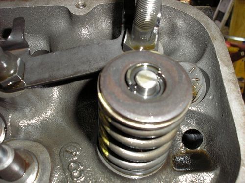 damaged valve keeper close up, 1966 shelby cobra