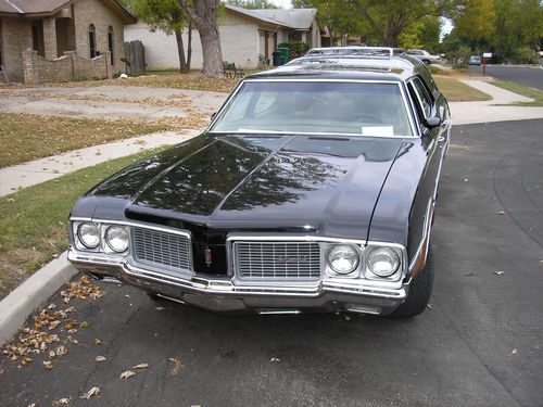 1970 oldsmobile vistacruiser, front view