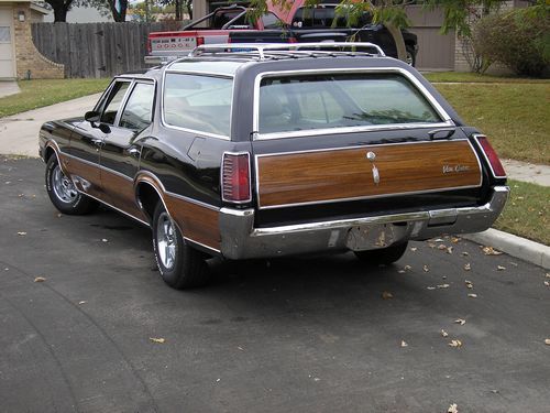 1970 oldsmobile vistacruiser, rear view